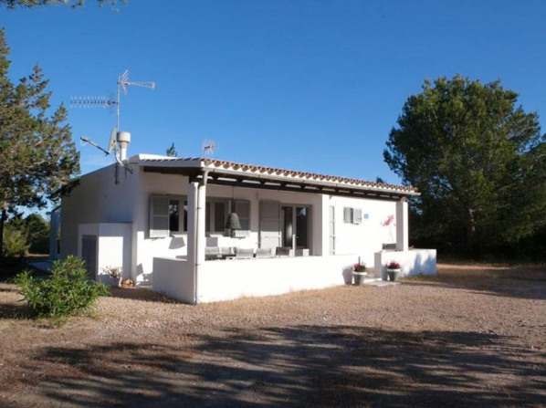 House with 3 bedrooms in Formentera with enclosed garden 5 km from the beach